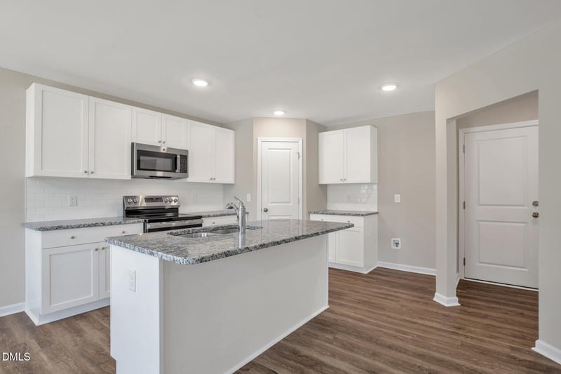 17 W Emily Gardens Dr, Selma, NC 27576