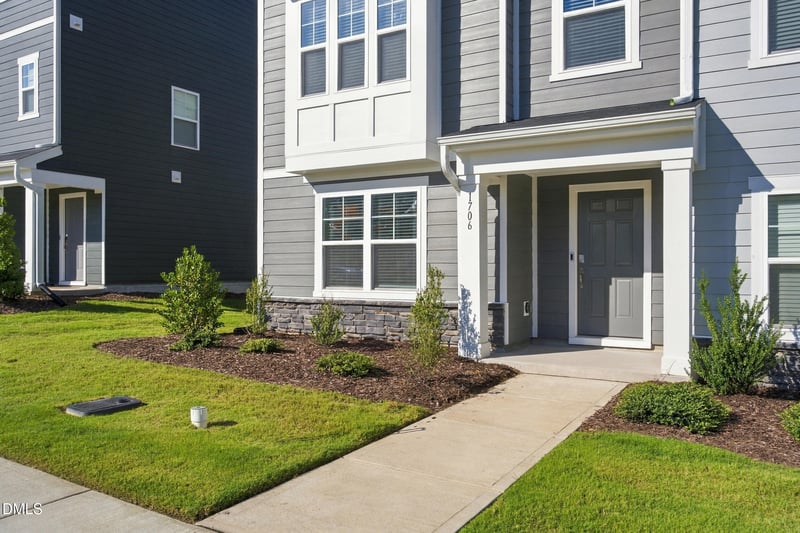 1706 Burgundy Pk Dr, Apex, NC 27502