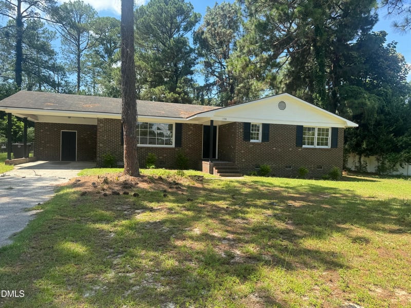 1706 Carter Baron Pl, Fayetteville, NC 28304