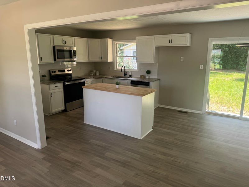 1706 Carter Baron Pl, Fayetteville, NC 28304