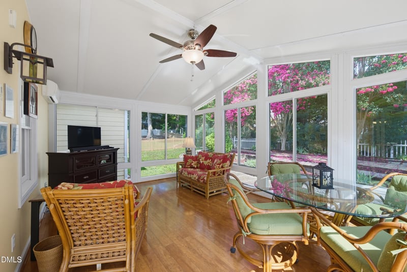 1709 Falls River Ave, Raleigh, NC 27614