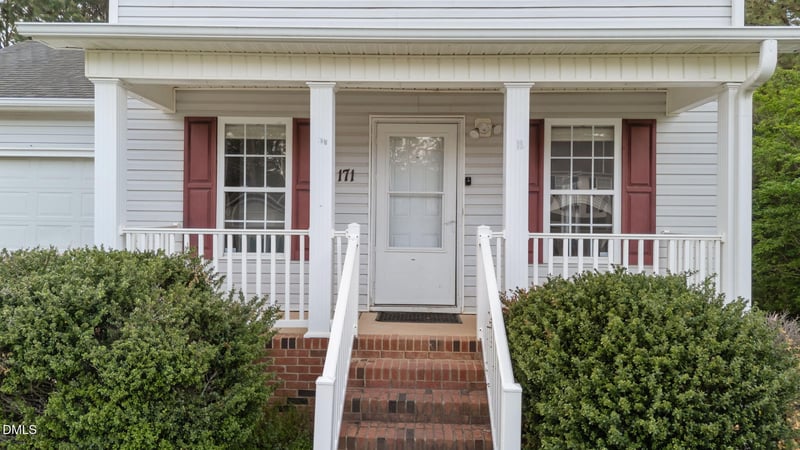 171 Randolph Dr, Clayton, NC 27520