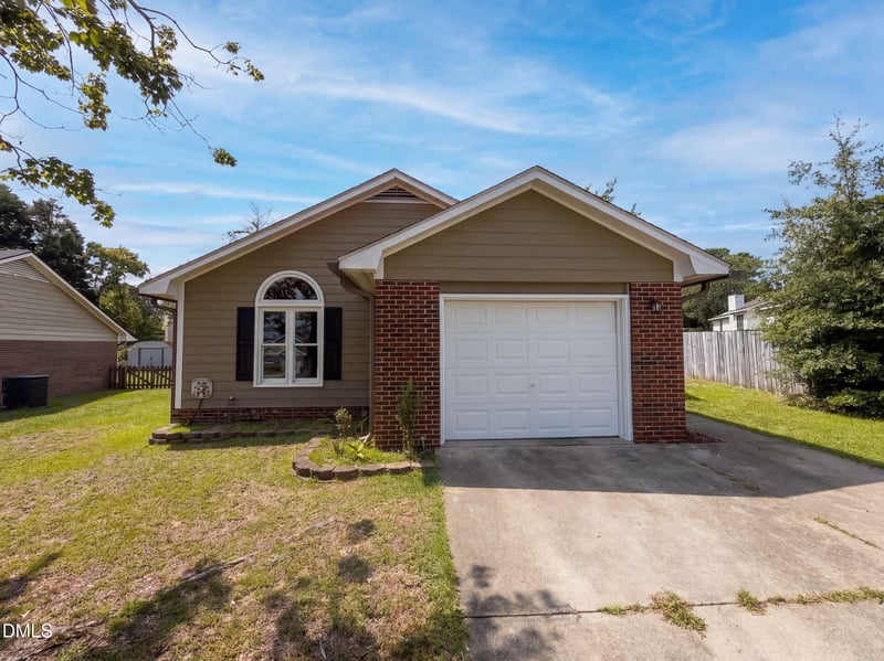 1710 Winnabow Dr, Fayetteville, NC 28304