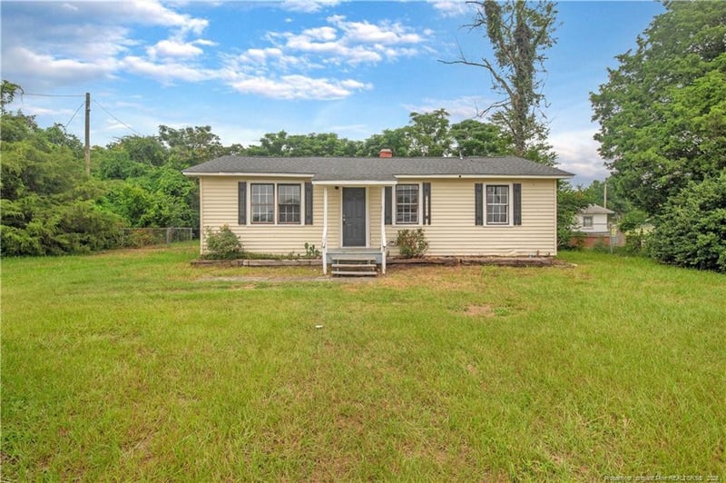 1716 Cumberland Rd, Fayetteville, NC 28311