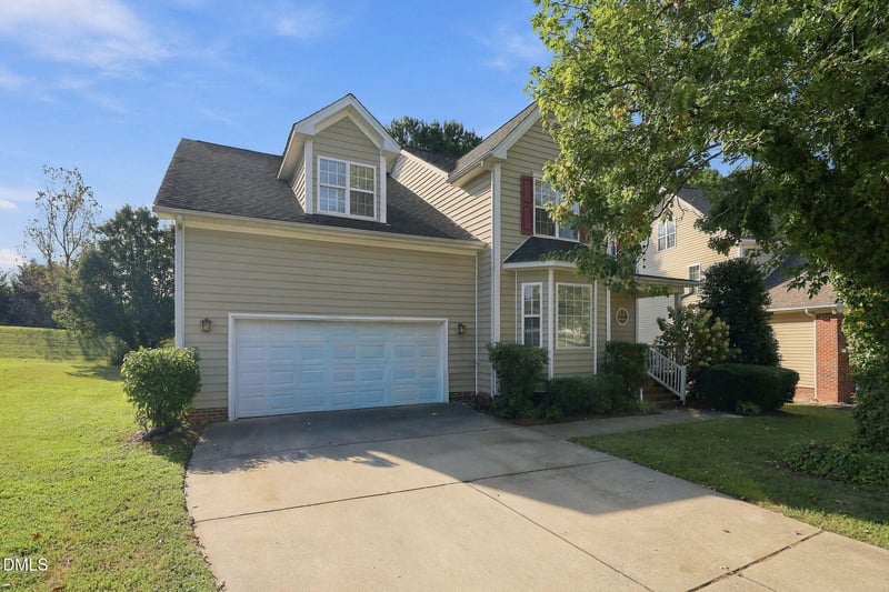 1716 Maizefield Ln, Fuquay Varina, NC 27526