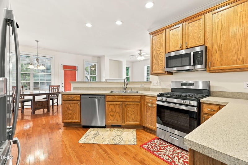 1716 Maizefield Ln, Fuquay Varina, NC 27526