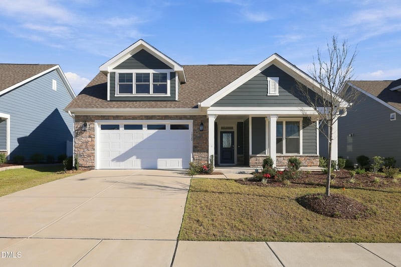 1720 Pinecliff Ct, Fuquay Varina, NC 27526