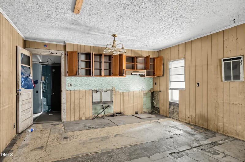 1721 Harper St, Fayetteville, NC 28312