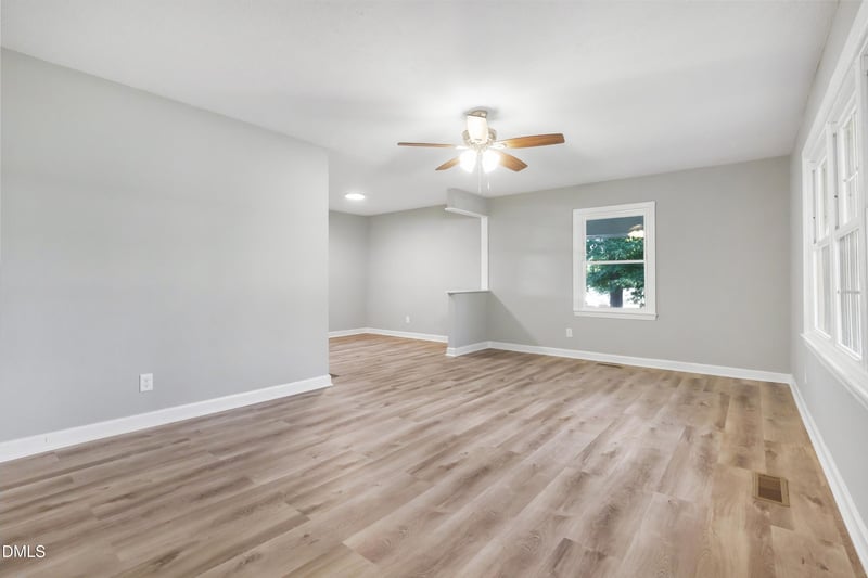 1726 Wayne Ln, Fayetteville, NC 28304