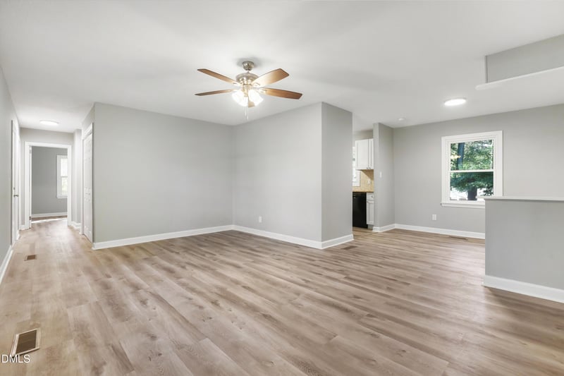 1726 Wayne Ln, Fayetteville, NC 28304