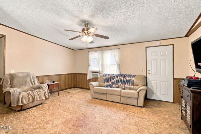 175 Sun Oaks Ct, Benson, NC 27504