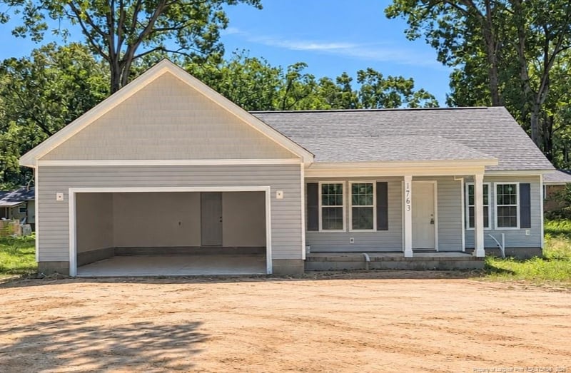 1763 Tryon Dr, Fayetteville, NC 28303