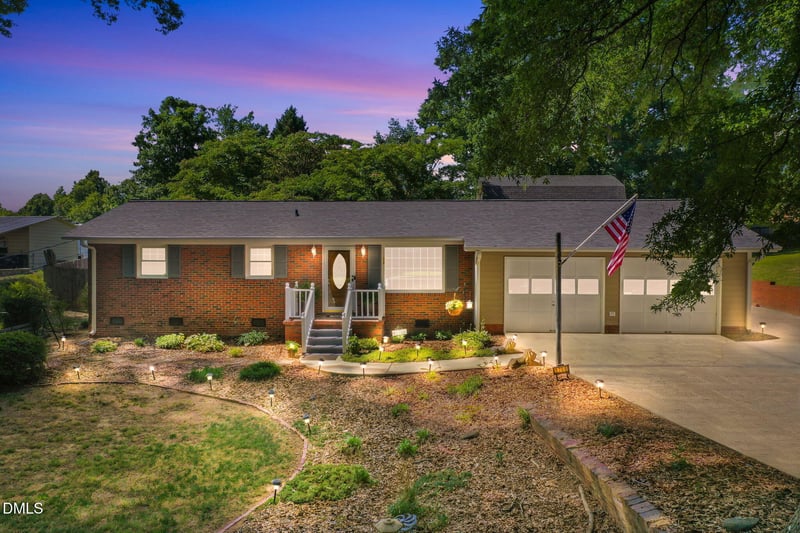 1766 Robinhood Dr, Burlington, NC 27217