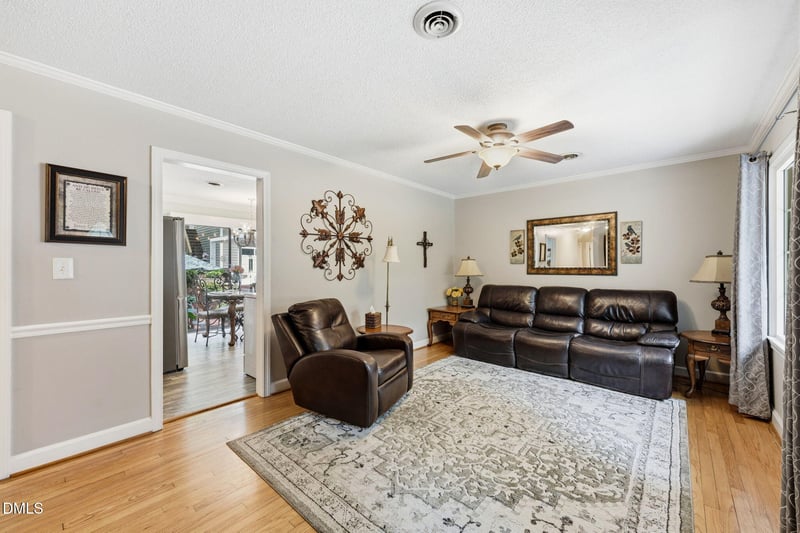 1766 Robinhood Dr, Burlington, NC 27217