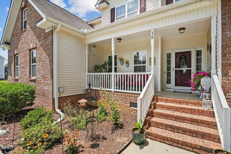 18 Treewood Ln, Clayton, NC 27527