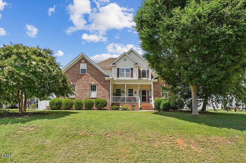 18 Treewood Ln, Clayton, NC 27527