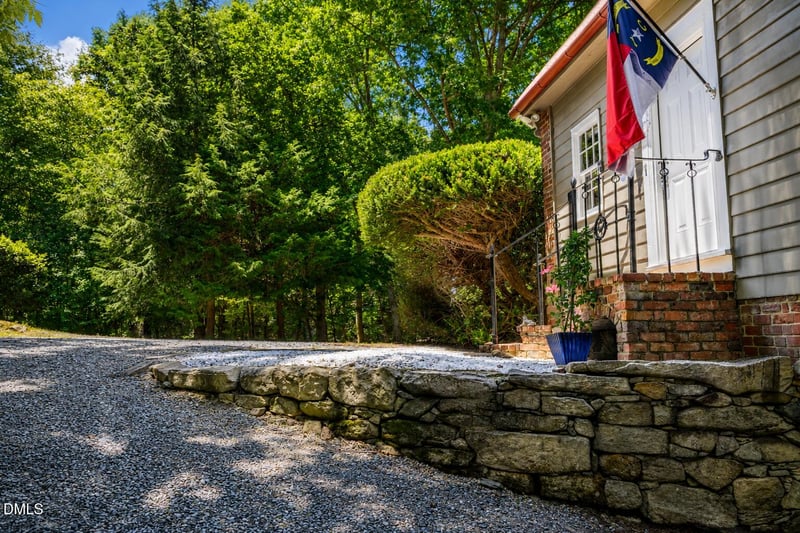 180 Hobbs Rd, Pittsboro, NC 27312