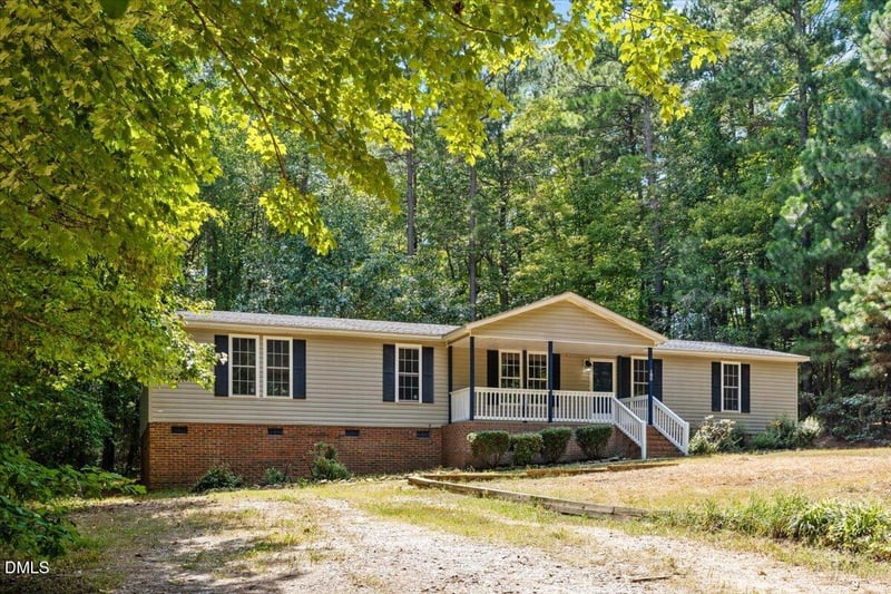 180 Windsong Ln, Youngsville, NC 27596