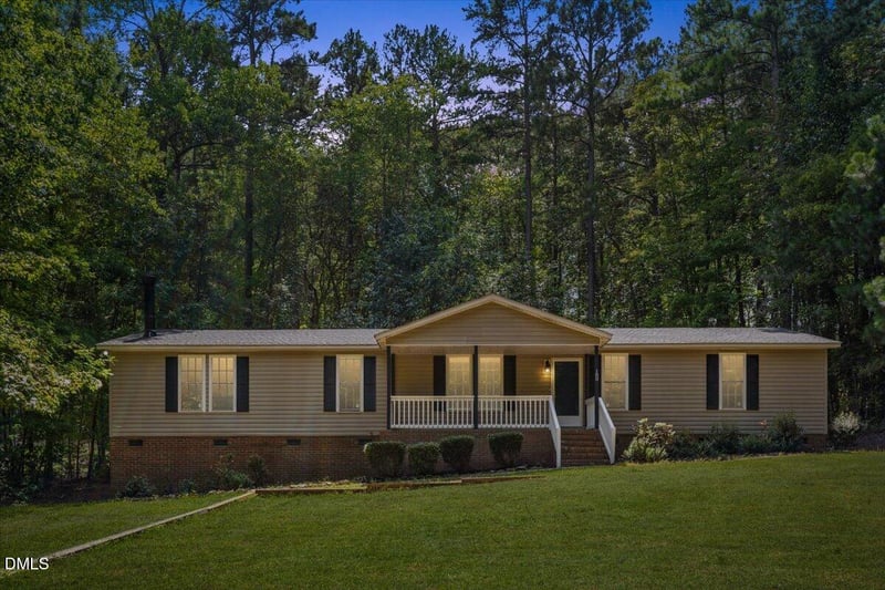 180 Windsong Ln, Youngsville, NC 27596