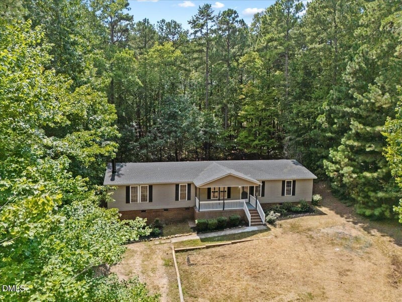 180 Windsong Ln, Youngsville, NC 27596