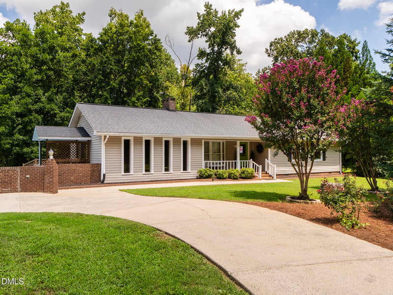 1805 Travis Ln, Burlington, NC 27217