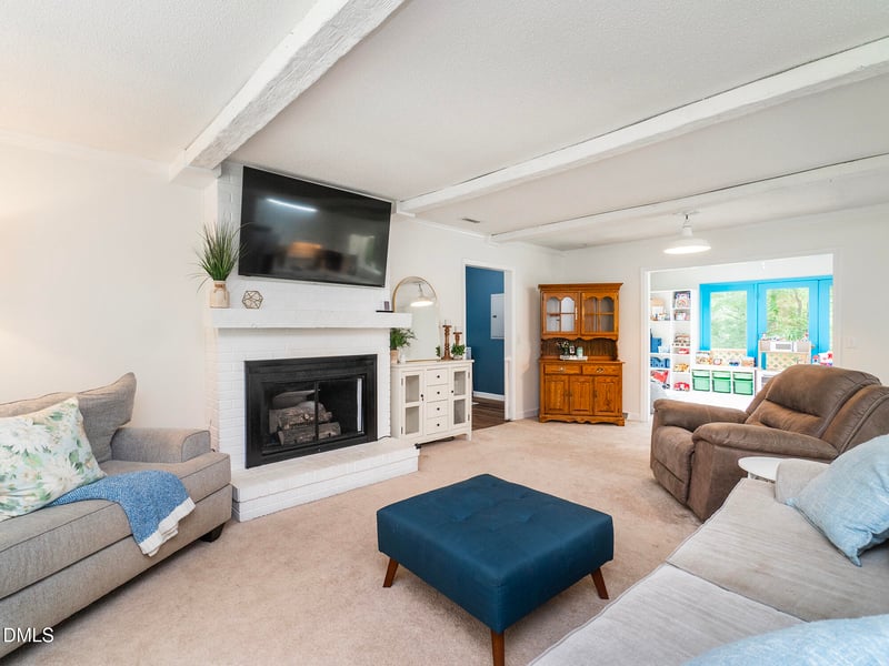 1805 Travis Ln, Burlington, NC 27217