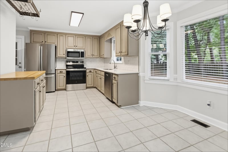 1808 Thorpshire Dr, Raleigh, NC 27615