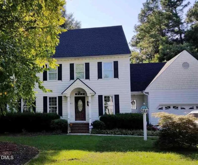 1812 Thorpshire Dr, Raleigh, NC 27615