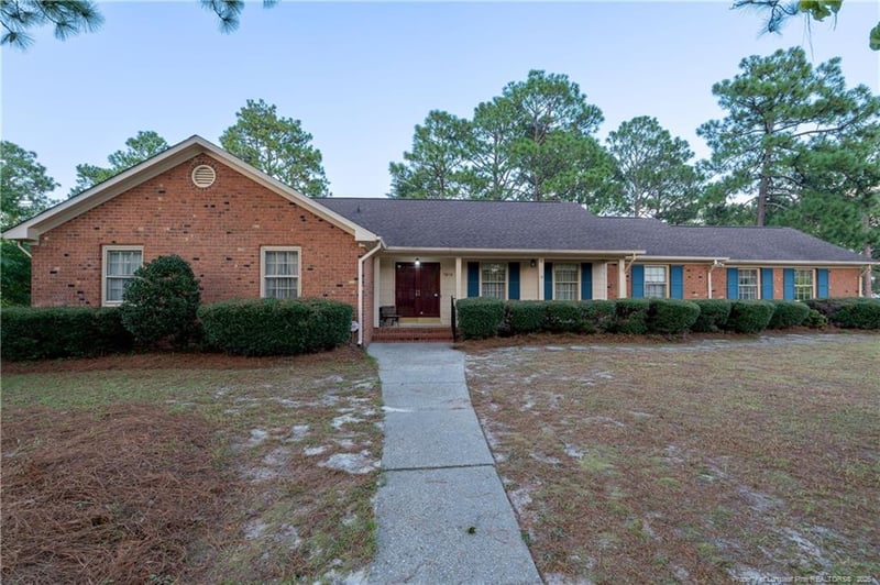 1813 Purdue Dr, Fayetteville, NC 28304