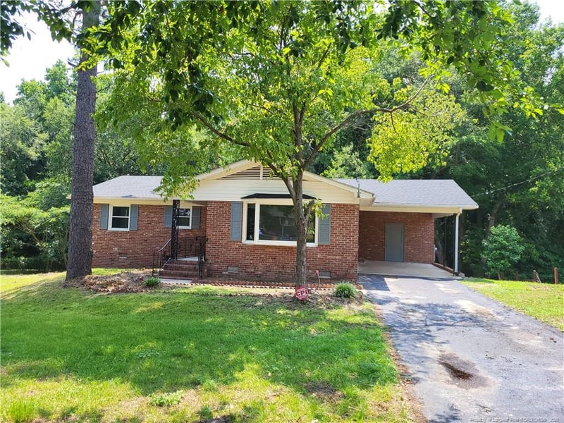 182 Summer Hill Rd, Fayetteville, NC 28303