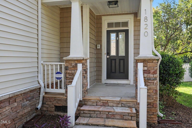 1820 Pear Tree Ln, Durham, NC 27703