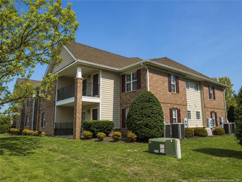 1830 Balmoral Dr #201, Fayetteville, NC 28304