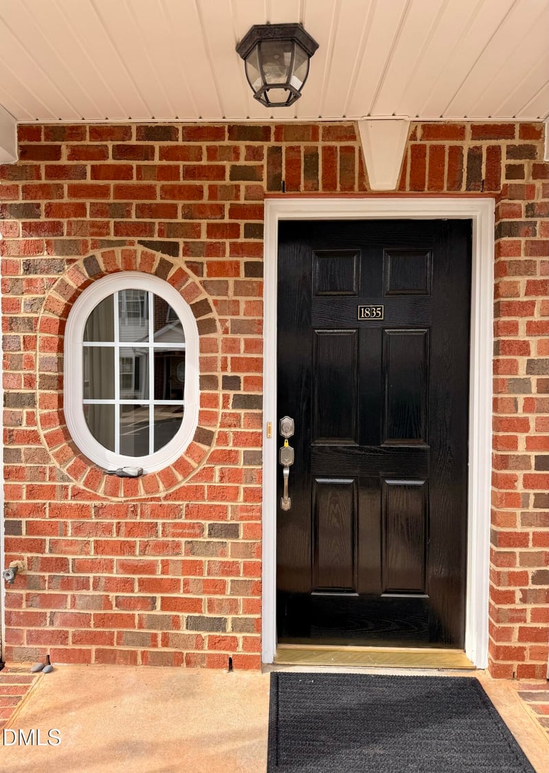 1835 Birmingham Dr, Hillsborough, NC 27278