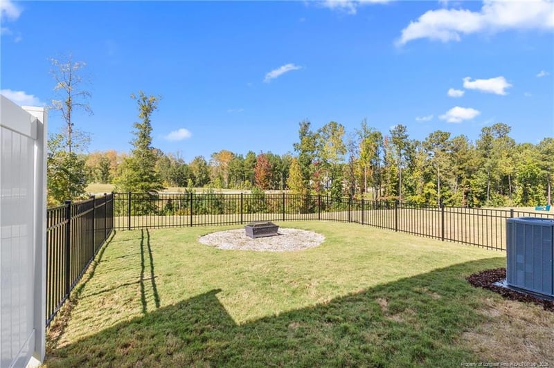 184 Starlight St, Sanford, NC 27330