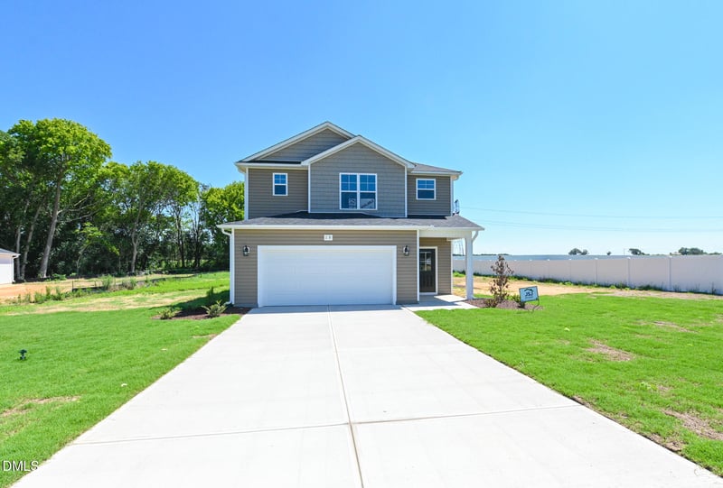 19 Baxley Dr, Dunn, NC 28334