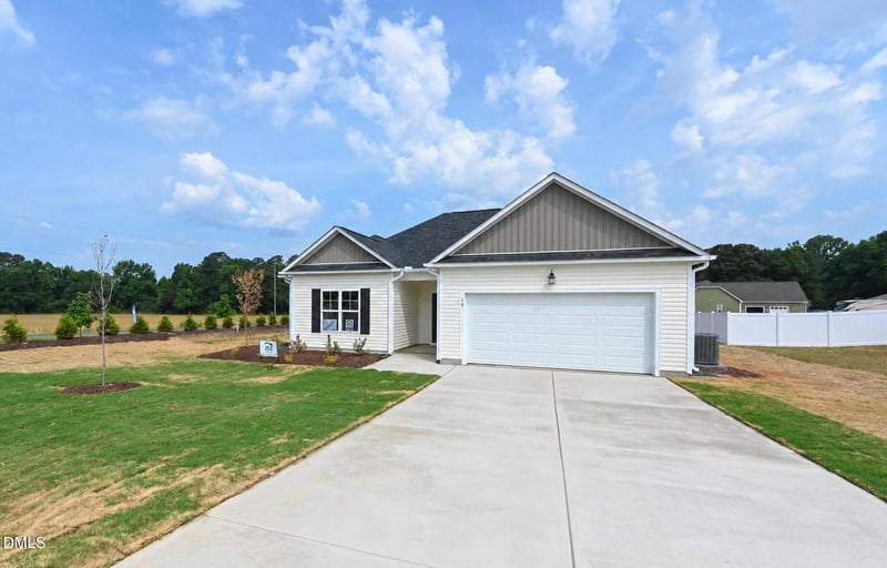 19 Boston River Dr, Dunn, NC 28334