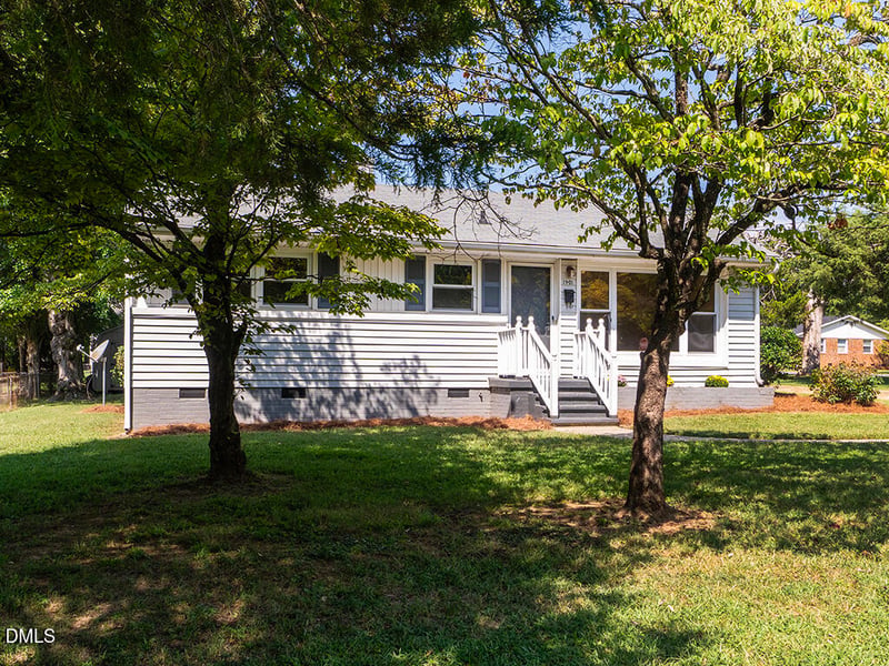 1901 Lynnwood Dr, Burlington, NC 27215