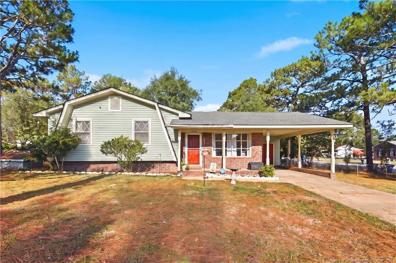1902 Wayne Ln, Fayetteville, NC 28304