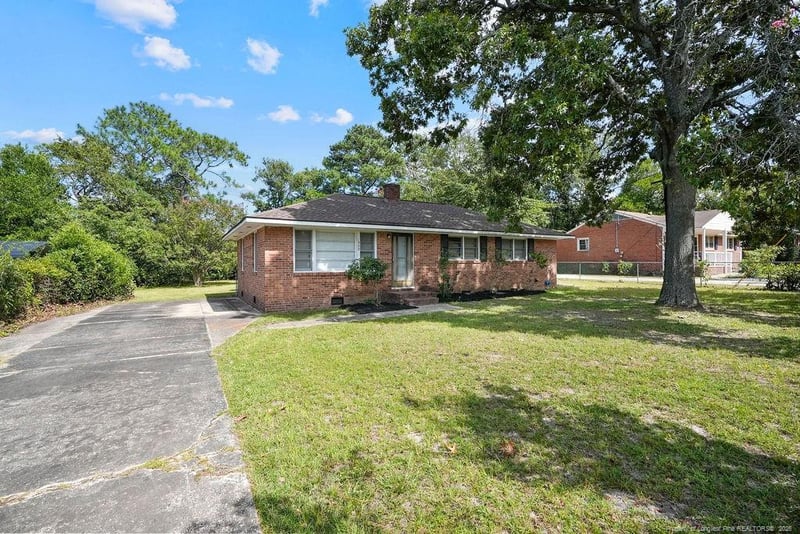 1909 Westhill Dr, Fayetteville, NC 28304