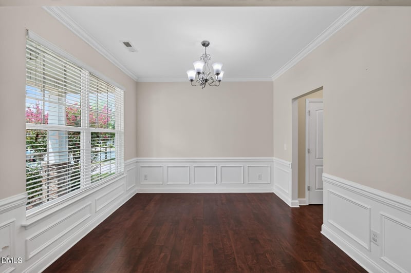 1913 Glenkirk Dr, Burlington, NC 27215