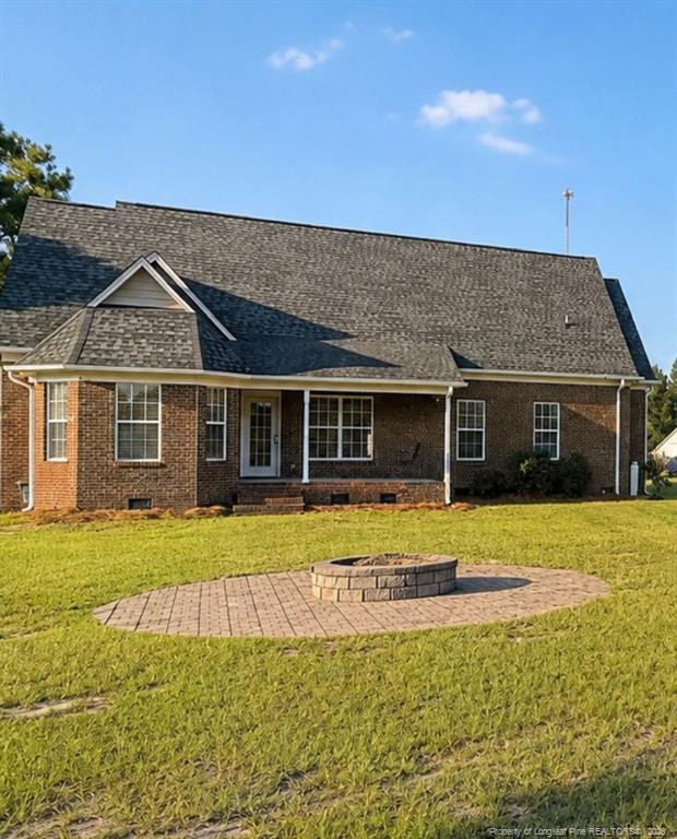 1918 Sunshine Ct, Hope Mills, NC 28348