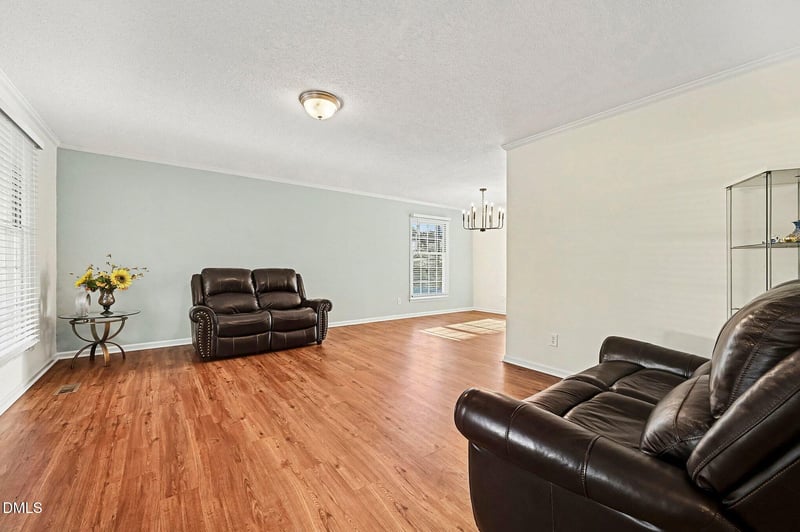 1920 White Plains Rd, Chapel Hill, NC 27517