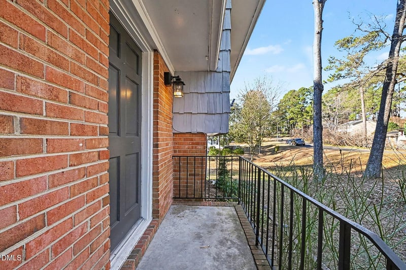1920 White Plains Rd, Chapel Hill, NC 27517