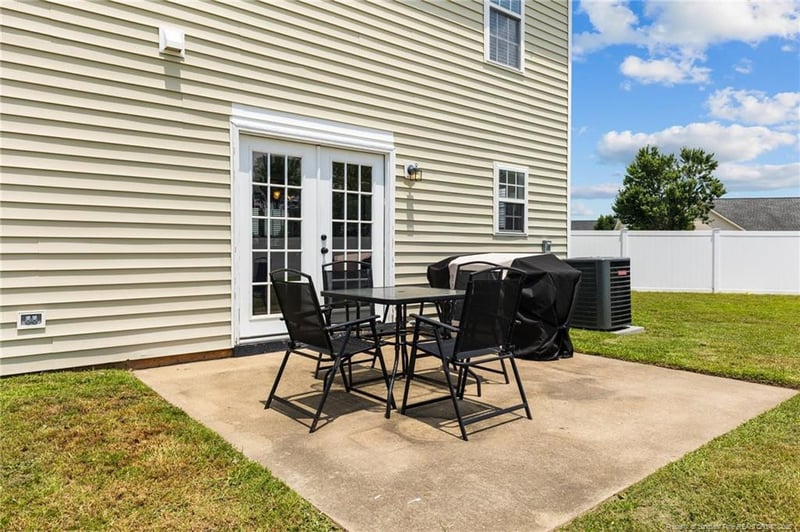 1921 Yellowbrick Rd, Fayetteville, NC 28314