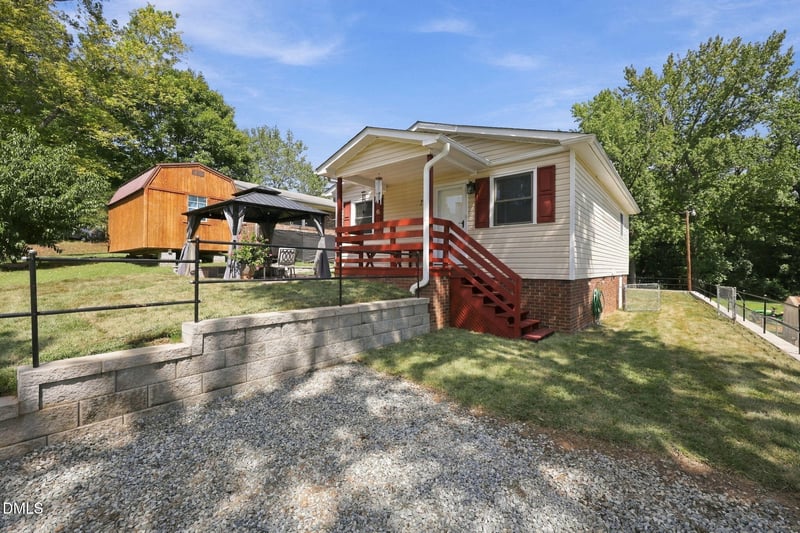 1930 Wood Ave, Burlington, NC 27215