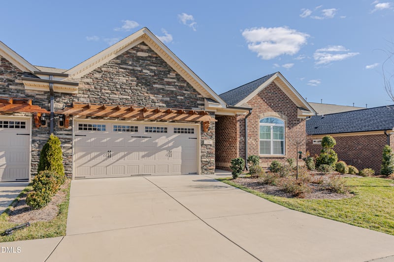 194 Dunvegan Ln, Burlington, NC 27215