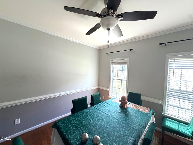 195 Moonlight Dr, Fuquay Varina, NC 27526