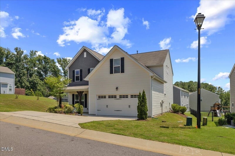 195 S Stonehaven Way, Clayton, NC 27527