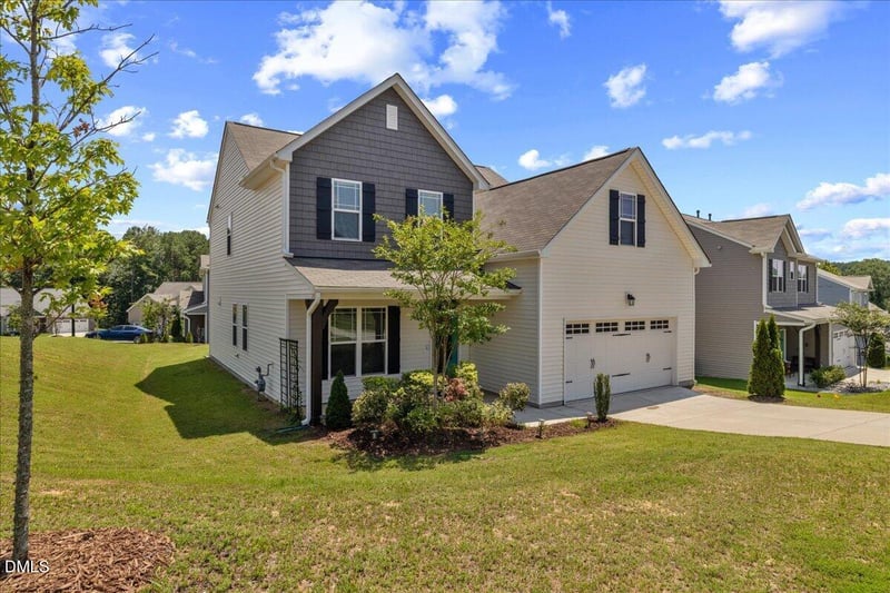 195 S Stonehaven Way, Clayton, NC 27527