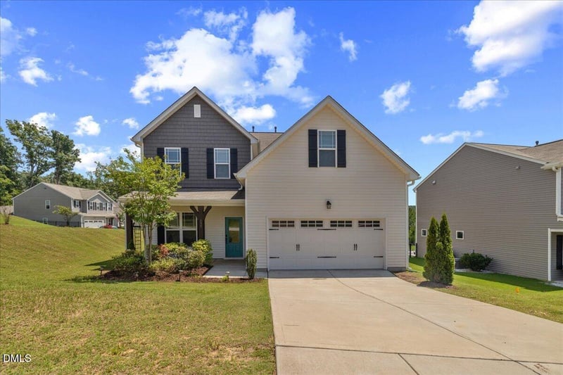 195 S Stonehaven Way, Clayton, NC 27527